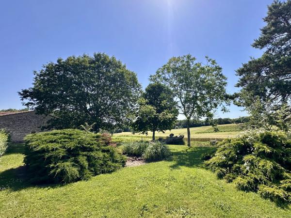 Propriété en pierre avec double garage et grange près d'Eymet