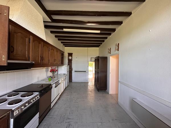 Propriété en pierre avec double garage et grange près d'Eymet