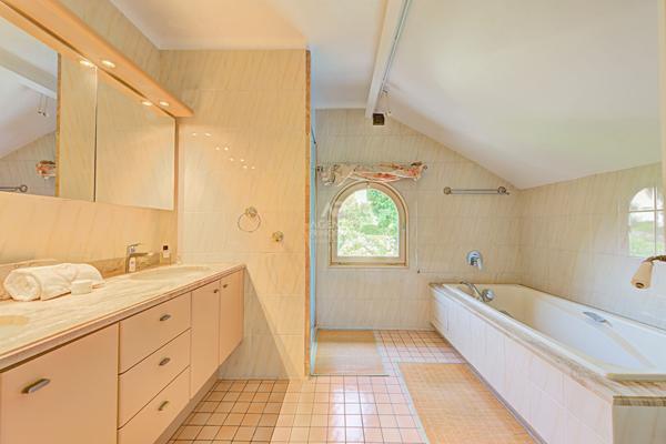 Maison Le Pecq 7 pièces 174 m2 €845 000 ** - Référence 18268