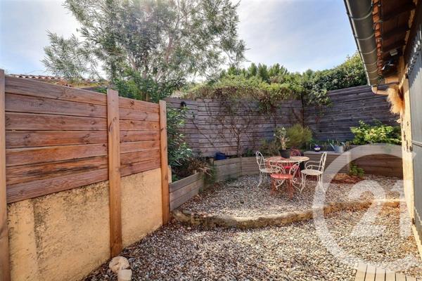 Maison à vendre  6 pièces - 120 m 2   ST SATURNIN LES AVIGNON  - 84