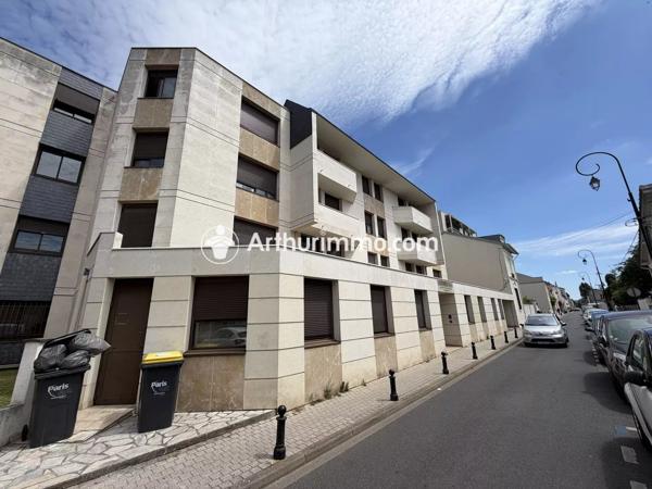 Location                                                      Appartement
                        
                                         12 m2                     à Saint-Maur-des-Fossés