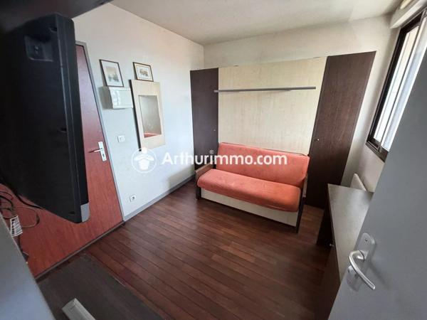 Location                                                      Appartement
                        
                                         12 m2                     à Saint-Maur-des-Fossés
