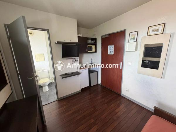 Location                                                      Appartement
                        
                                         12 m2                     à Saint-Maur-des-Fossés