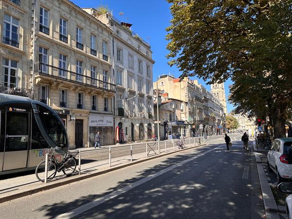 Quartier Musée Aquitaine Restauration avec extraction et terrasse