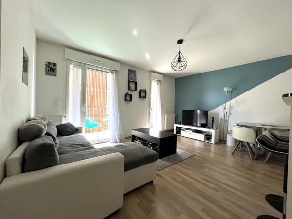 Vente                                                      Appartement
                        
                     2 pièces                      42 m2                     à Limeil-Brévannes