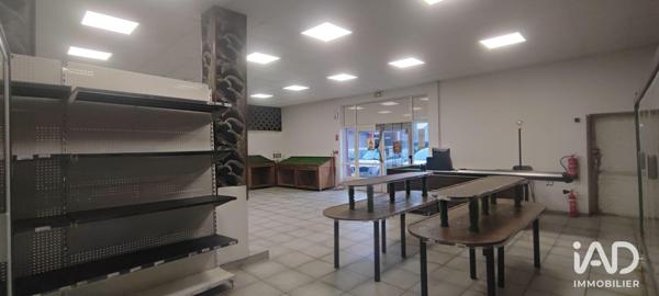 Location murs commerciaux  215 m² Vaux-le-Pénil