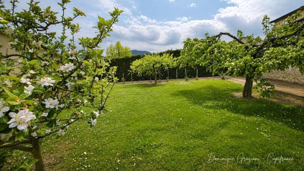 RETOURNAC CENTRE .Maison avec jardin proche de toutes commodités!