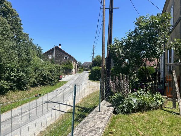 Maison individuelle de 3 chambres avec jardin et garage dans un joli hameau
