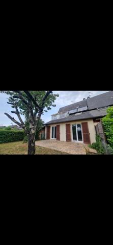 Maison de famille dans quartier calme