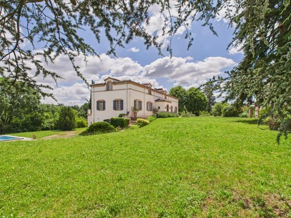 Charmant Domaine près d'Albi avec Maison de Maître, Dépendance Rénovée et Projets de Rénovation