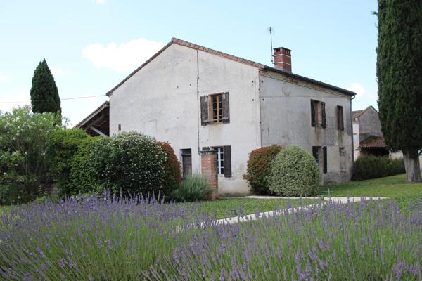 Charmant Domaine près d'Albi avec Maison de Maître, Dépendance Rénovée et Projets de Rénovation