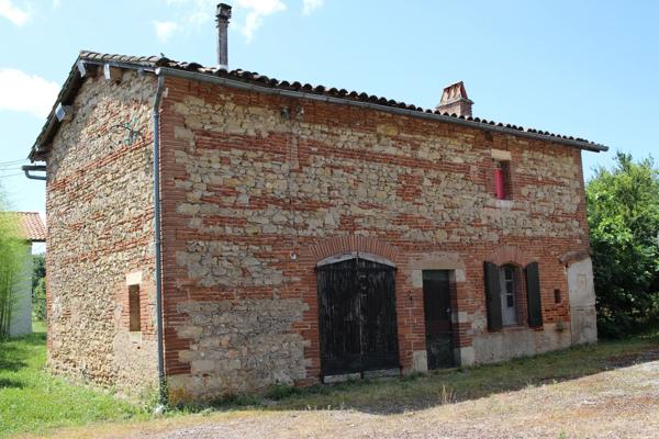 Charmant Domaine près d'Albi avec Maison de Maître, Dépendance Rénovée et Projets de Rénovation
