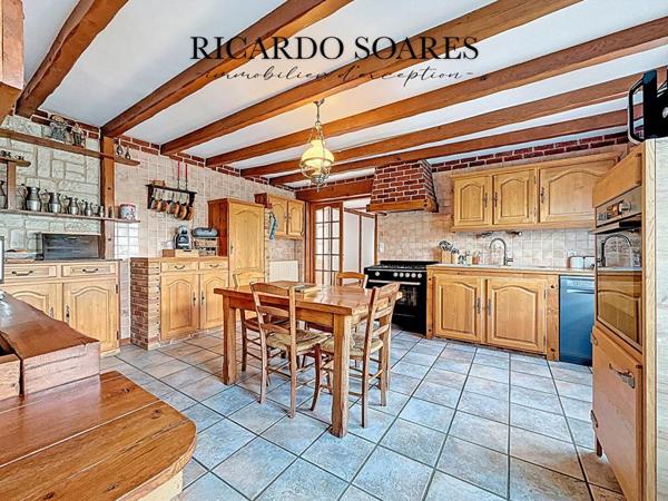 60700 PONTPOINT - PROPRIÉTÉ AVEC DEUX MAISONS / 218m2 HABITABLES / 5 CHAMBRES / HANGAR 270m2 / TERRAIN 2900m2