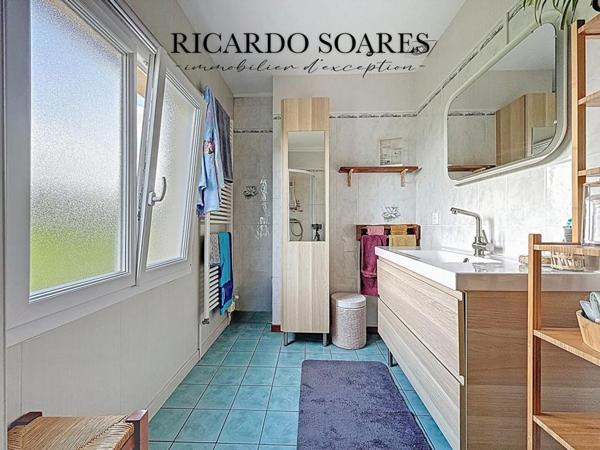 60700 PONTPOINT - PROPRIÉTÉ AVEC DEUX MAISONS / 218m2 HABITABLES / 5 CHAMBRES / HANGAR 270m2 / TERRAIN 2900m2