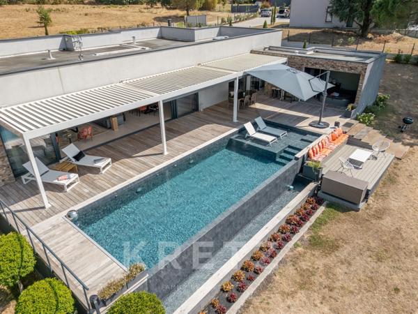 Bordeaux Rive droite - Villa avec vue sur les coteaux de l'Entre-deux-Mers, 314m² plain pied