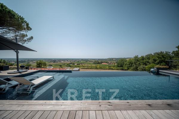 Bordeaux Rive droite - Villa avec vue sur les coteaux de l'Entre-deux-Mers, 314m² plain pied