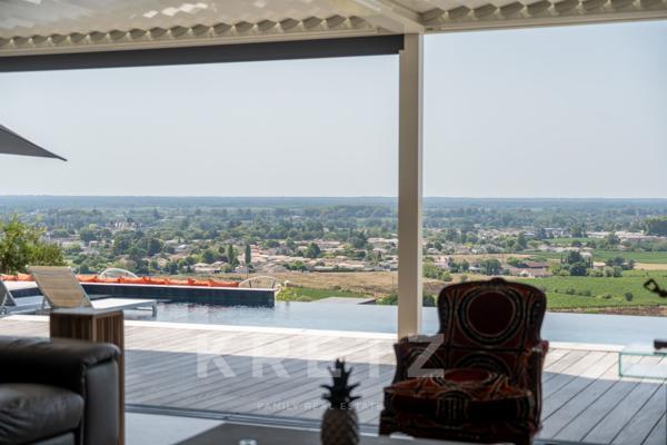 Bordeaux Rive droite - Villa avec vue sur les coteaux de l'Entre-deux-Mers, 314m² plain pied