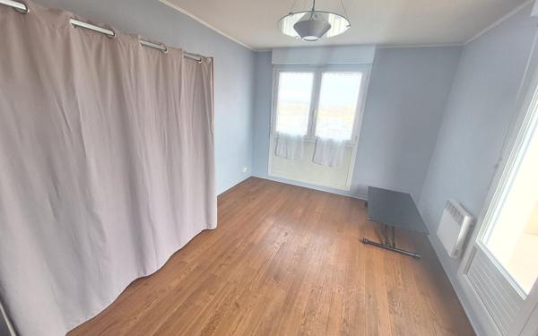 Appartement à louer    1 pièce • 26 m2 Noisy-le-Grand