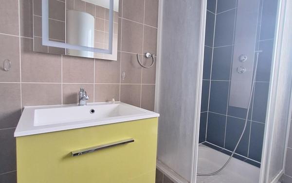 Appartement à louer    1 pièce • 26 m2 Noisy-le-Grand