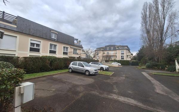 Appartement à louer    1 pièce • 26 m2 Noisy-le-Grand