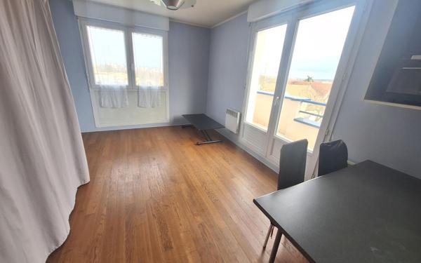 Appartement à louer    1 pièce • 26 m2 Noisy-le-Grand