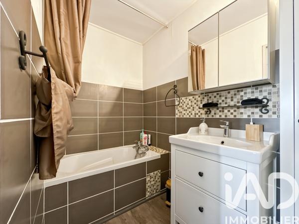 Appartement à vendre 1 pièce 24 m² Nîmes-Saint-Césaire