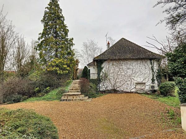 Maison Saint Gervais La Foret 5 pièce(s) 125 m2