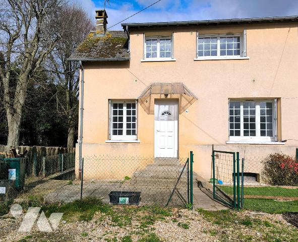 Cette maison se situe sur la commune de louviers, proche de toutes les commodités. Elle se comp...