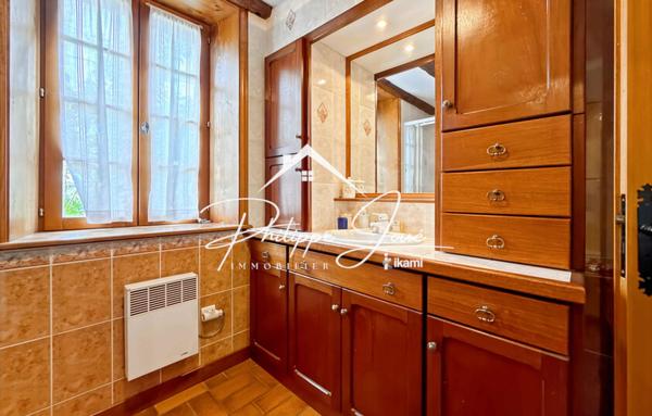 Maison 8 pièces de 141 m2 à Thorigny sur Oreuse 89260