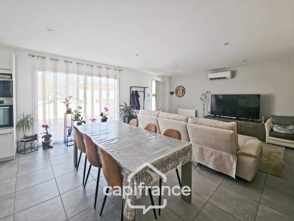 Maison de plain pied construite 2019, 3 chambres, jardin, garage, lumineuse, secteur calme, accès du jardin à la voie verte