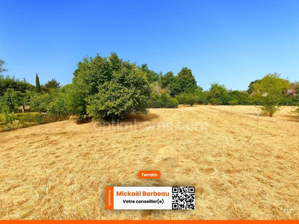 A Marmagne – Elegant terrain de 1 200 m², à deux pas du centre