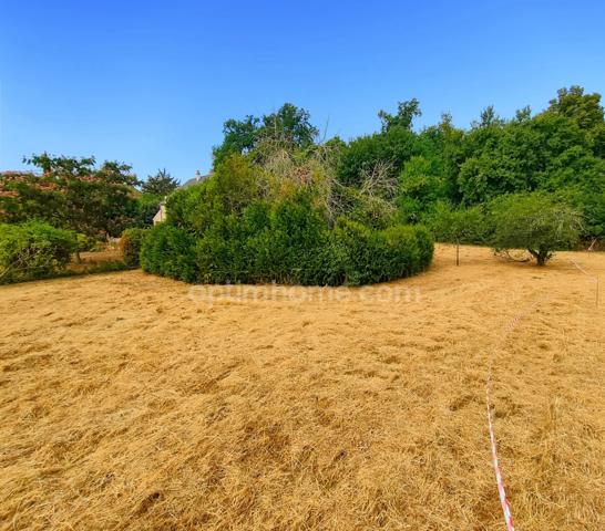 A Marmagne – Elegant terrain de 1 200 m², à deux pas du centre