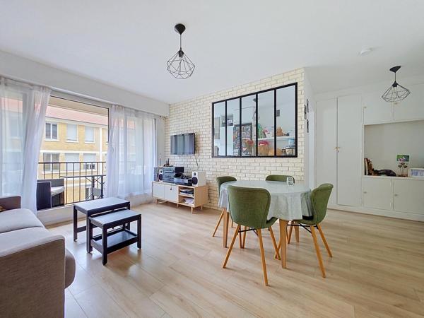 APPARTEMENT 3 PIECES BALCON QUARTIER GAMBETTA