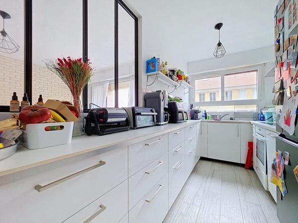 APPARTEMENT 3 PIECES BALCON QUARTIER GAMBETTA