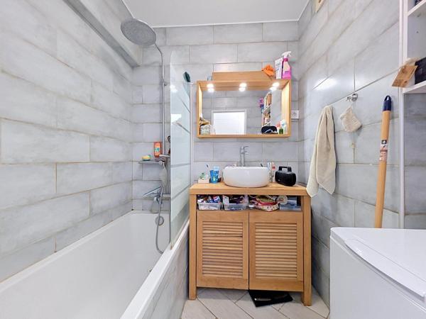 APPARTEMENT 3 PIECES BALCON QUARTIER GAMBETTA