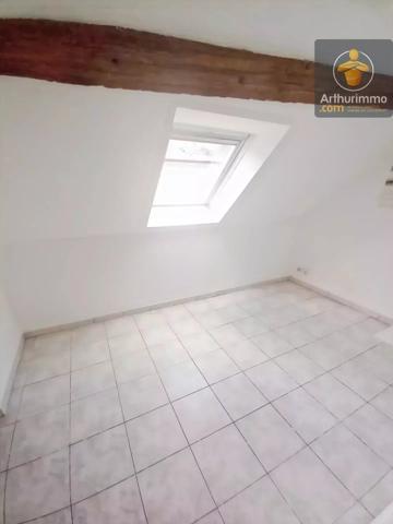 Vente                                                      Immeuble
                        
                                         165 m2                     à Beaugency