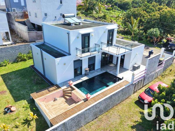 House for sale 5 rooms 146 m² Sainte-Rose