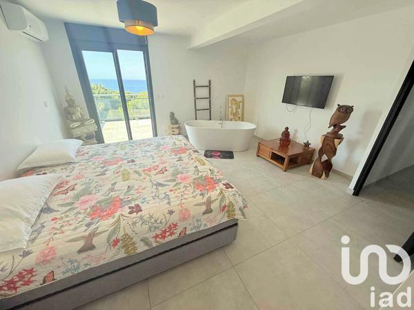 House for sale 5 rooms 146 m² Sainte-Rose