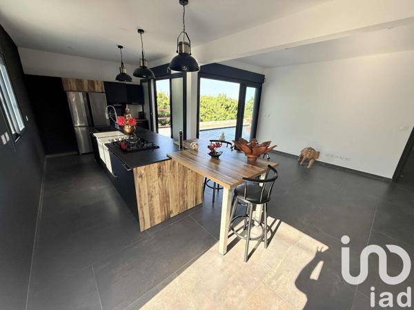 House for sale 5 rooms 146 m² Sainte-Rose