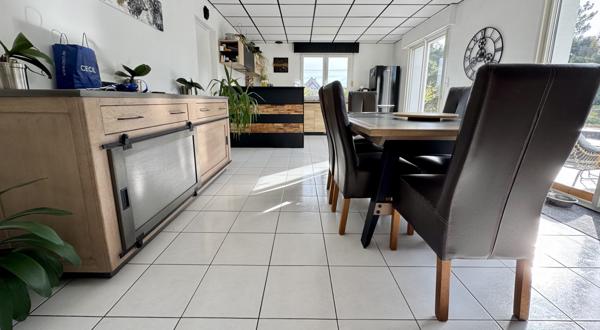 Plumergat (56400) MAISON DE CAMPAGNE 4 CHAMBRES - PISCINE - SOUS SOL -