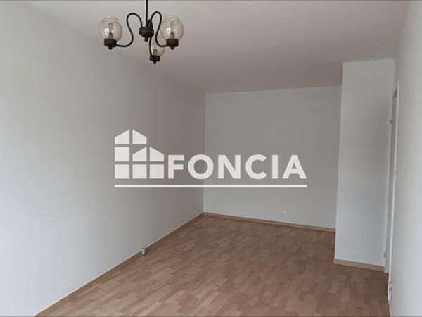 Location Studio 28.21 m² - 5 RUE LOUIS POSTEL Rennes 35000