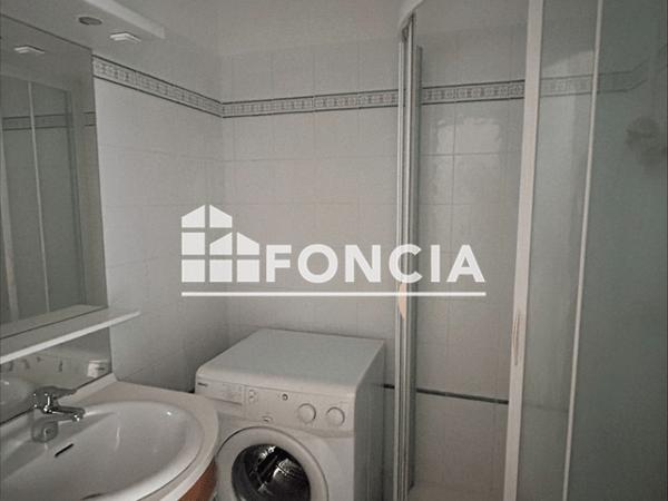 Location Studio 28.21 m² - 5 RUE LOUIS POSTEL Rennes 35000