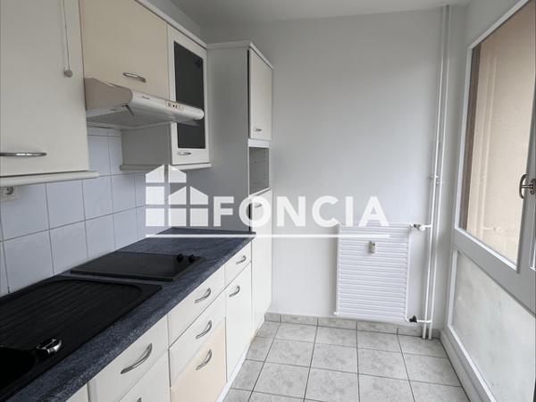 Location Studio 28.21 m² - 5 RUE LOUIS POSTEL Rennes 35000