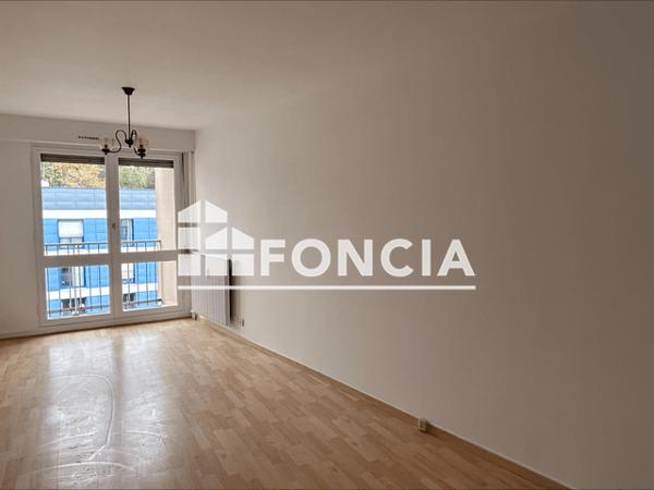 Location Studio 28.21 m² - 5 RUE LOUIS POSTEL Rennes 35000