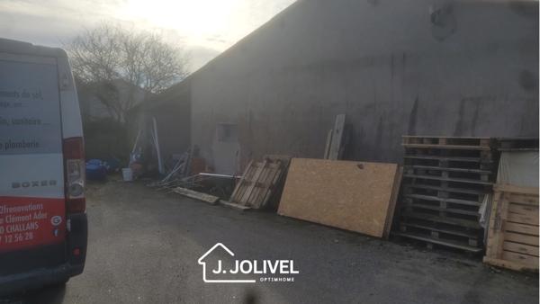 Terrain de 1000m² avec Local de 150m² en Plein Cœur de Challans (85)