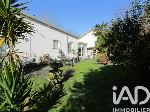 Maison à vendre 5 pièces 150 m² Saintes