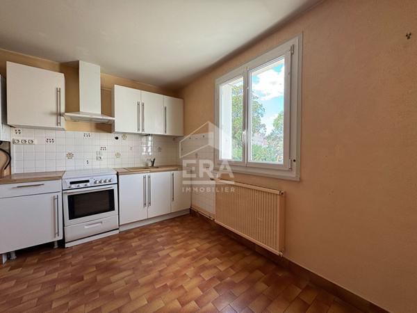 A vendre, centre ville de Périgueux, agréable Appartement type 3 avec ascenseur, 1 parking + 1 cave