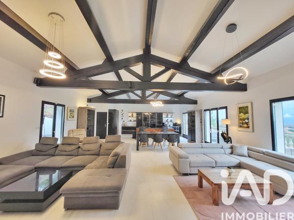 Maison à vendre 7 pièces 237 m² Cuers