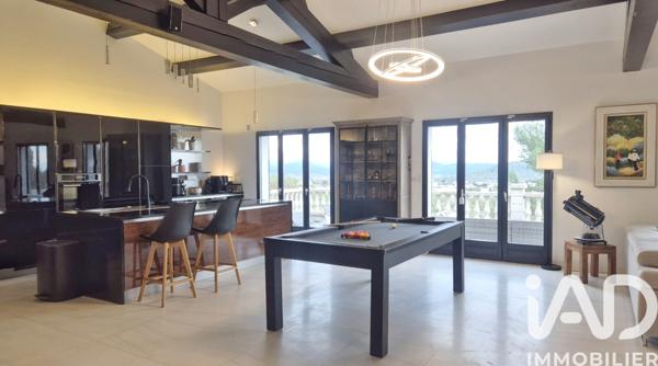 Maison à vendre 7 pièces 237 m² Cuers