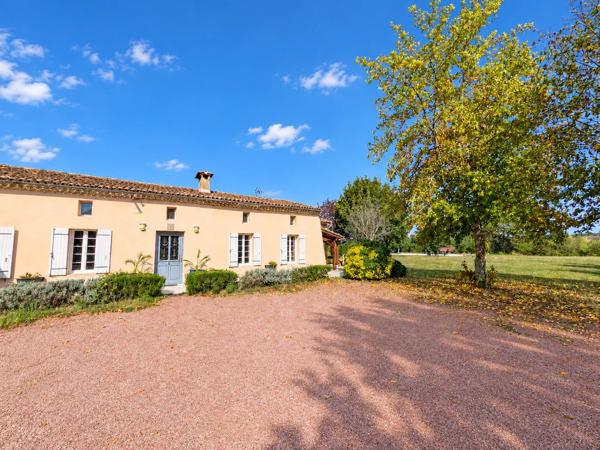 Grande Maison de 5 chambres avec Piscine proche de Blaye